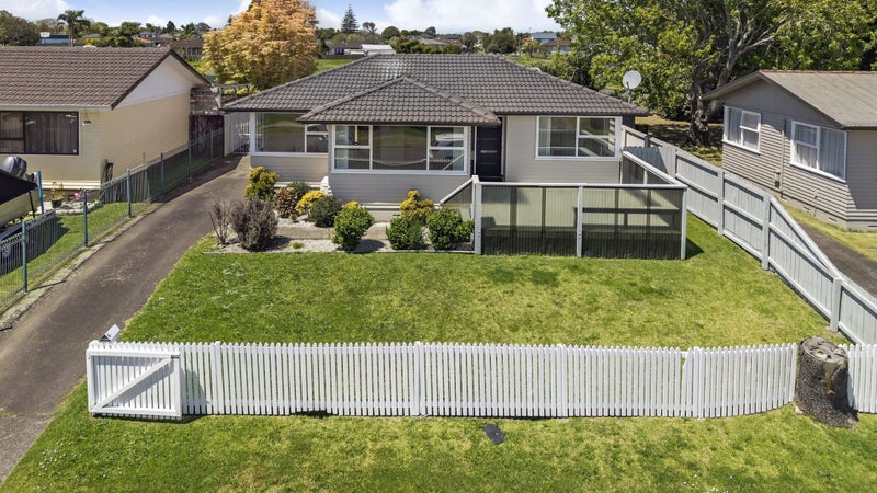 6 Coptic Place, Mangere East, Auckland - Carousel 1