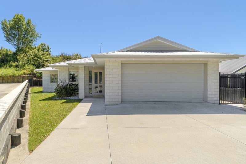 2 Peter Burke Way, Pyes Pa, Tauranga - Carousel 1