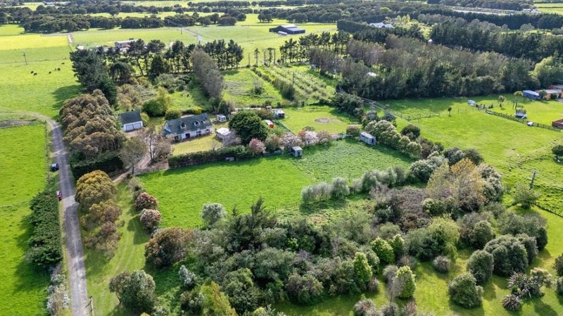 44 Te Horo Beach Road, Te Horo - Carousel 1