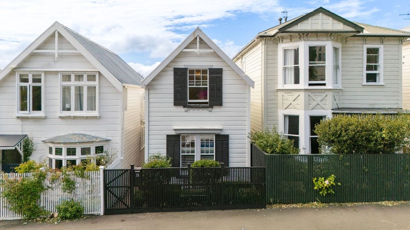 33 Grant Road, Thorndon, Wellington - Carousel 1