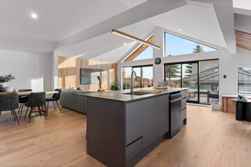 56B Marine Parade, Mount Maunganui, Tauranga, Bay Of Plenty - Carousel 2