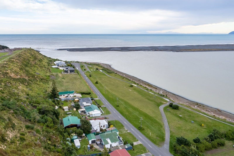 16B Lake Ferry Road, Lake Ferry, Featherston - Carousel 10