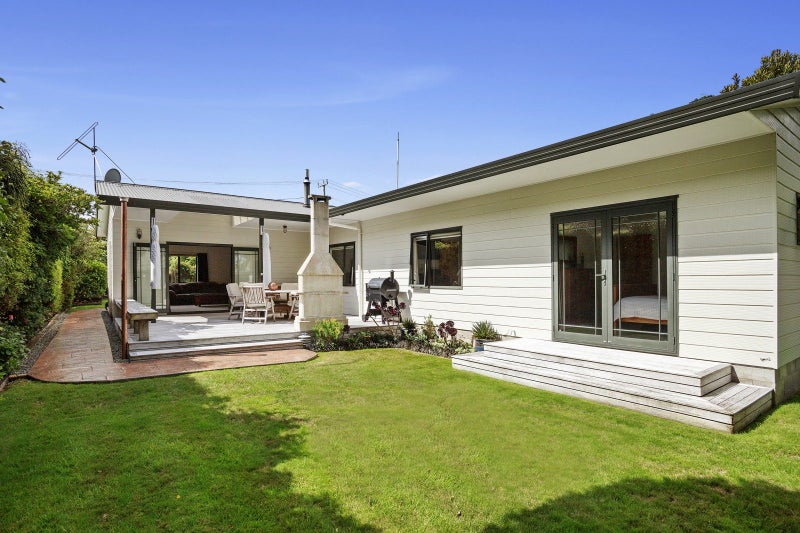 11 Pokaka Street, Birchville, Upper Hutt - Carousel 1