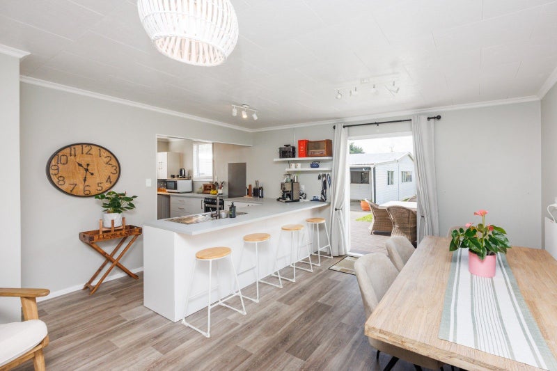 11 Montagu Street, Feilding, Feilding - Carousel 2