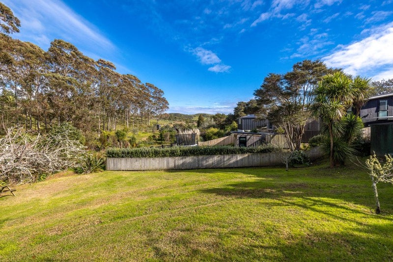 13 Totara Road, Onetangi, Waiheke Island - Carousel 35