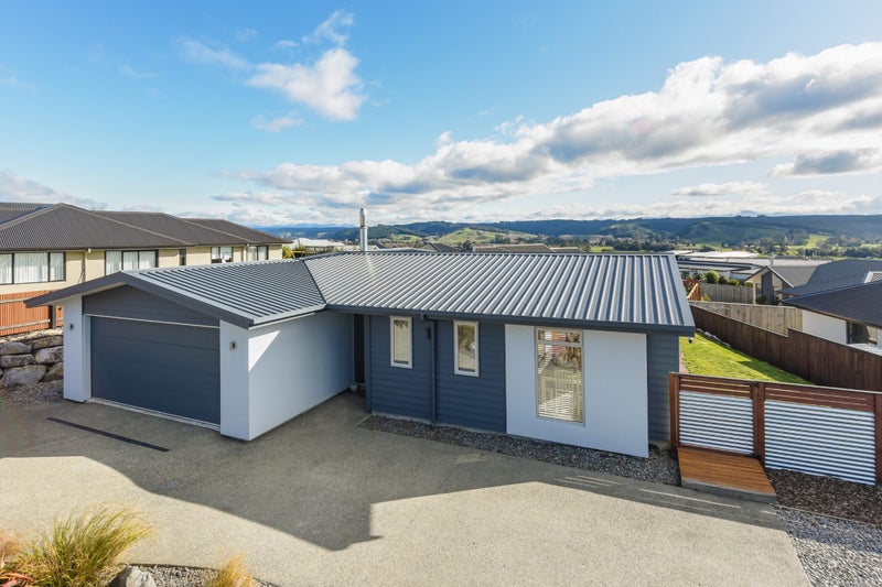 42 Katania Heights, Brightwater, Brightwater - Carousel 2