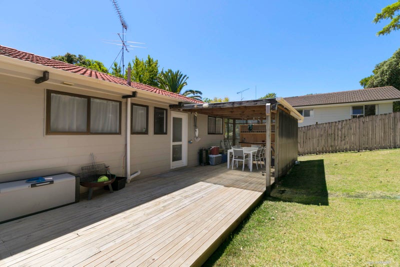 55 Oaktree Avenue, Browns Bay, Auckland - Carousel 2