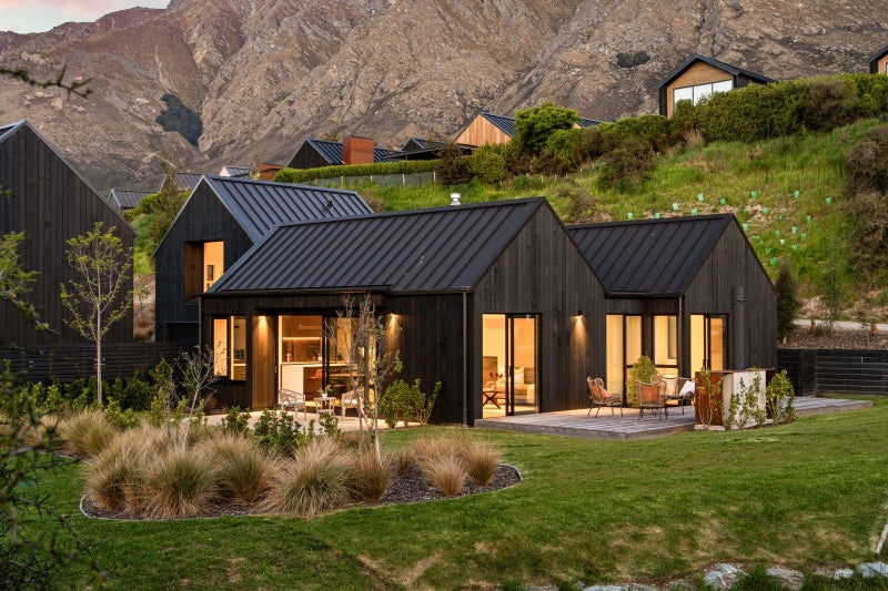 7 McKenzies Shute, Jacks Point, Queenstown - Carousel 1