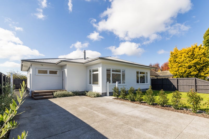 806 Maitland Crescent, Mayfair, Hastings - Carousel 1