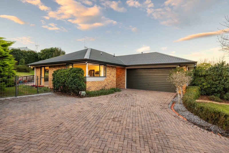 17 Cashmere Place, Flagstaff, Hamilton - Carousel 1