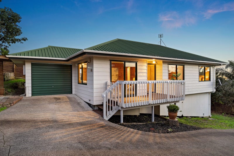 2/8 Mayfield Road, Glenfield, Auckland - Carousel 1