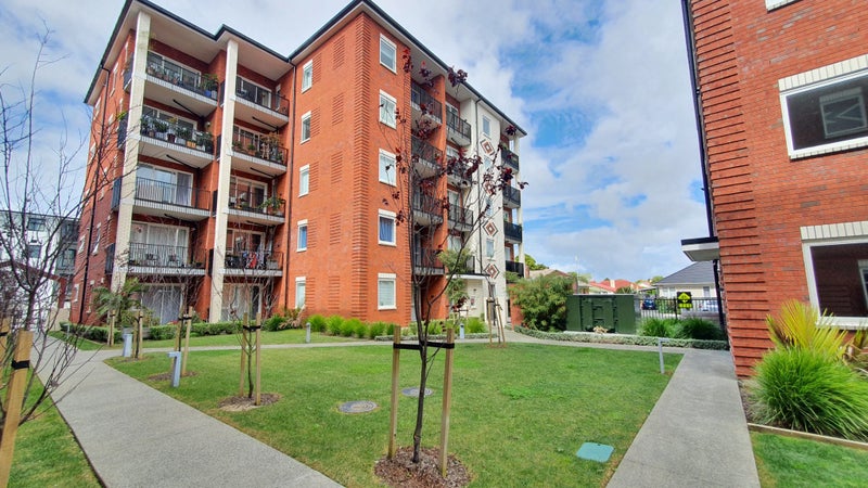 407/0 Soljak Place, Mount Albert, Auckland - Carousel 2