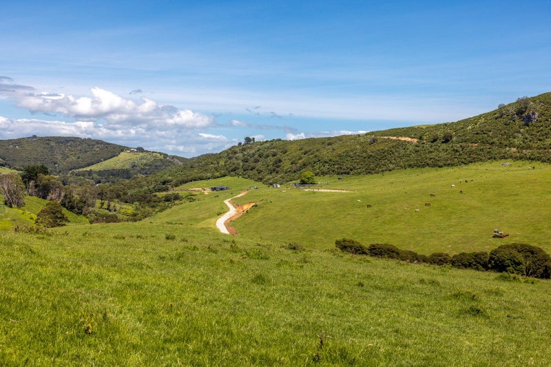 88A Onetangi Road, Onetangi, Waiheke Island, Auckland - Carousel 2
