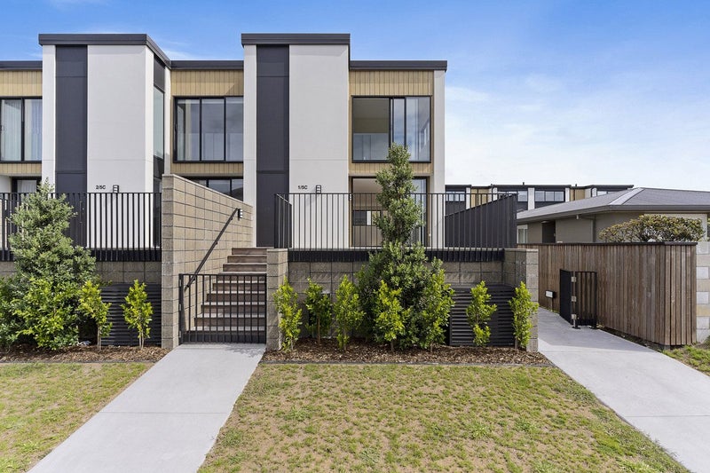 5C Maranui Street, Mount Maunganui, Mount Maunganui - Carousel 2