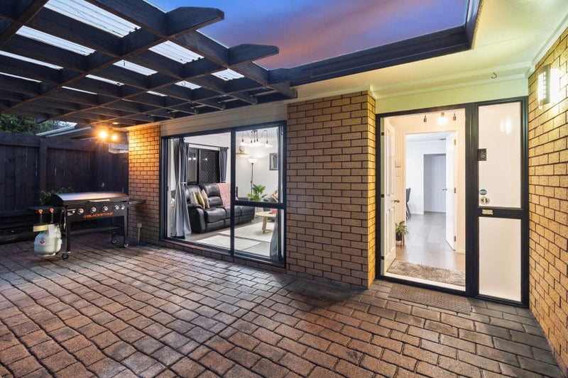 2/19 Sailfish Drive, West Harbour, Auckland - Carousel 2