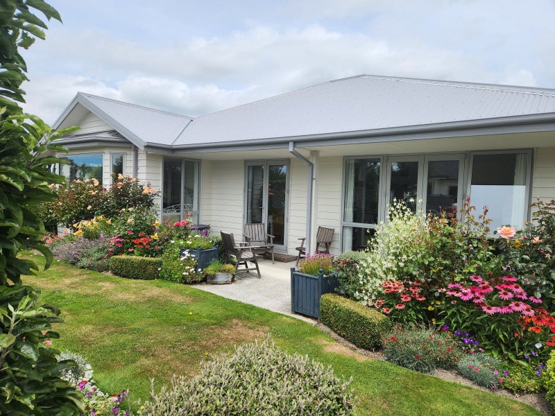 18 Liffey Springs Drive, Lincoln, Lincoln - Carousel 2