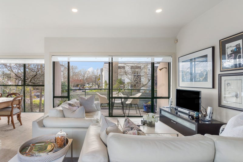 1/28 Patteson Avenue, Mission Bay, Auckland - Carousel 2