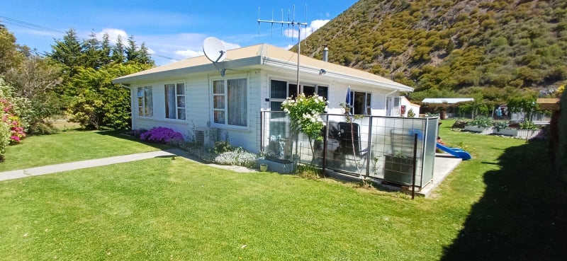 69 Gordon Street, Kurow - Carousel 1
