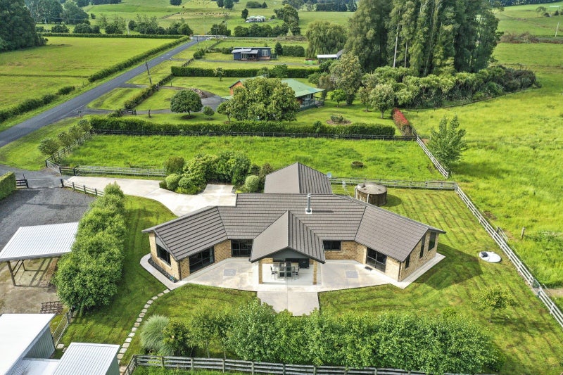 21 Barrett Road, Temple View, Hamilton - Carousel 2