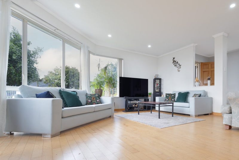 16 McCahill Views, Botany Downs, Auckland - Carousel 2