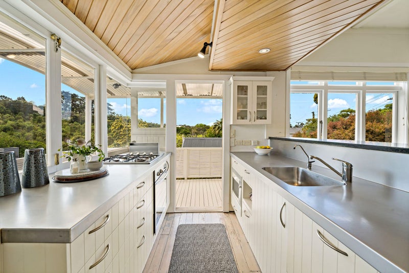 156 Bassett Road, Remuera, Auckland - Carousel 2