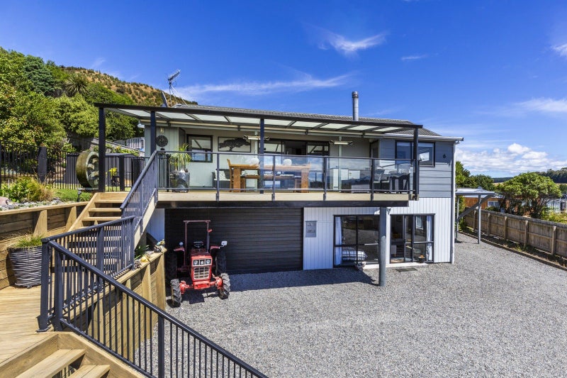 6 Turangitukua Terrace, Turangi - Carousel 1