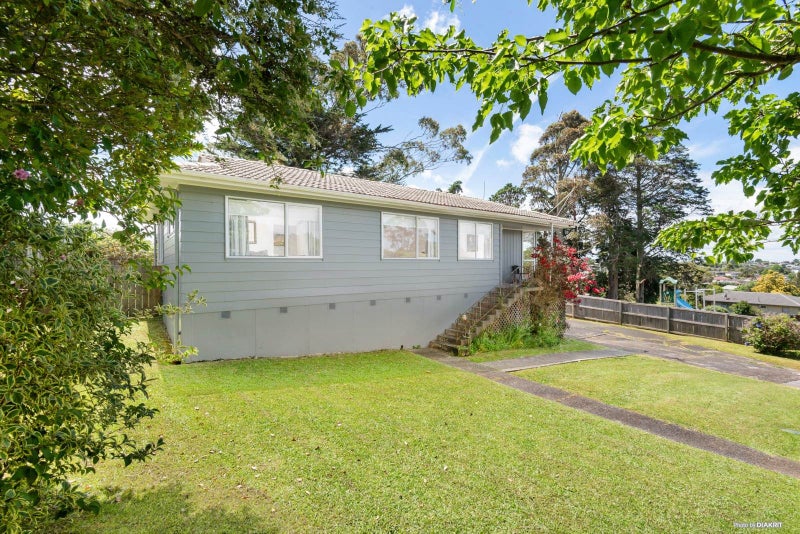 18 Gallony Avenue, Massey, Auckland - Carousel 1