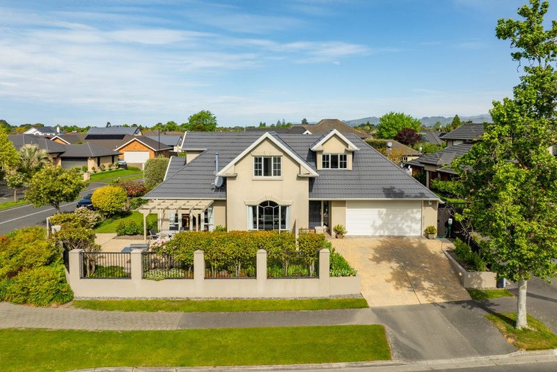 30 Glasnevin Drive, Casebrook, Christchurch - Carousel 1