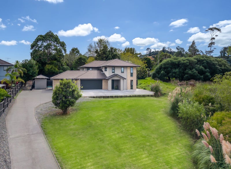 12A Dunoon Close, Flat Bush, Auckland - Carousel 1