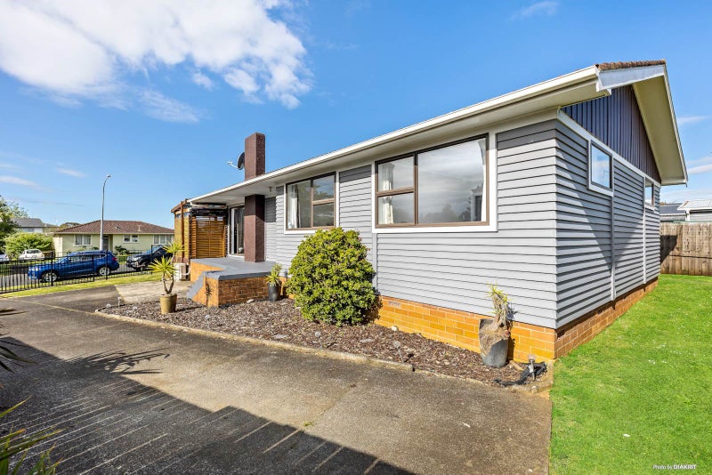 26 Lyncroft Street, Mangere East, Auckland - Carousel 2
