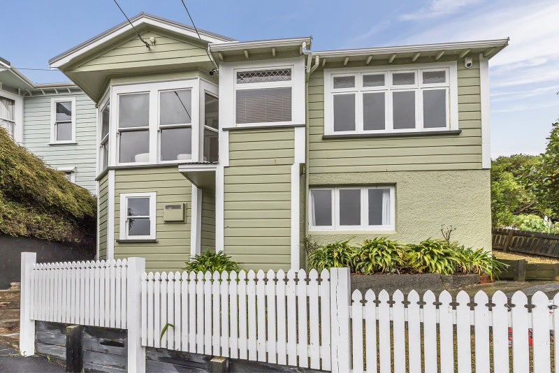 12 Jackson Street, Island Bay, Wellington - Carousel 1