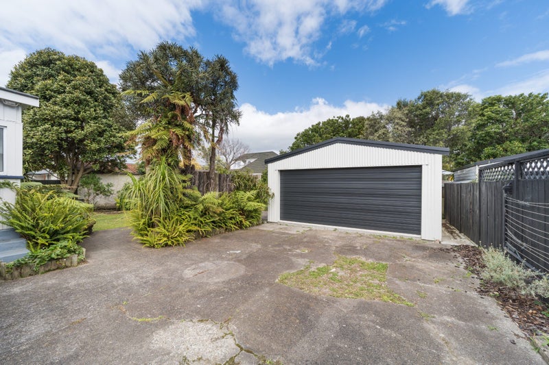 8 Frederick Street, Terrace End, Palmerston North - Carousel 2