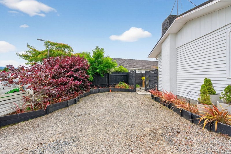 37 Mountbatten Grove, Clouston Park, Upper Hutt - Carousel 24