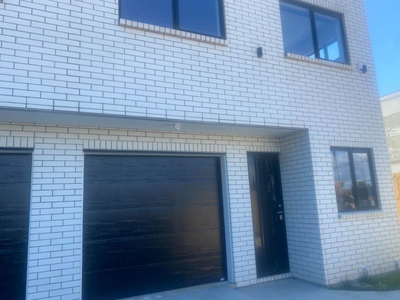 61 Commissariat Road, Mount Wellington, Auckland - Carousel 1