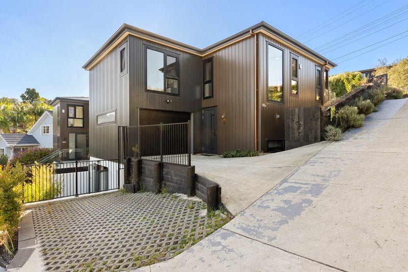 48A Peter Terrace, Castor Bay, Auckland - Carousel 1