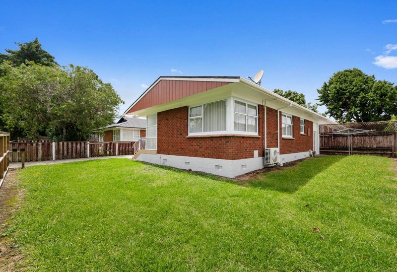 1/8 Edgewater Drive, Pakuranga, Auckland - Carousel 2