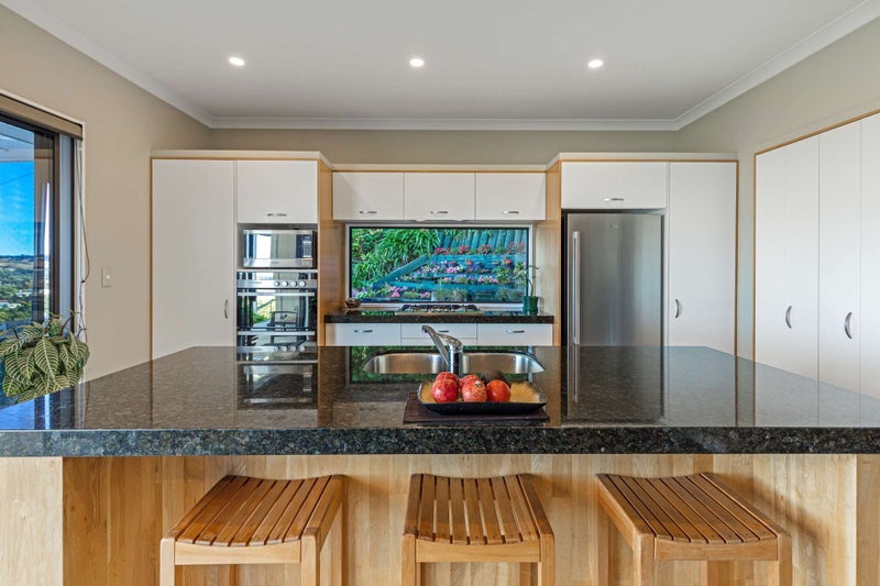 24 Wairere Road, Bastia Hill, Whanganui - Carousel 2