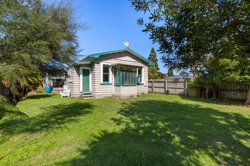 1 Wairau Avenue, Avondale, Auckland - Carousel 1