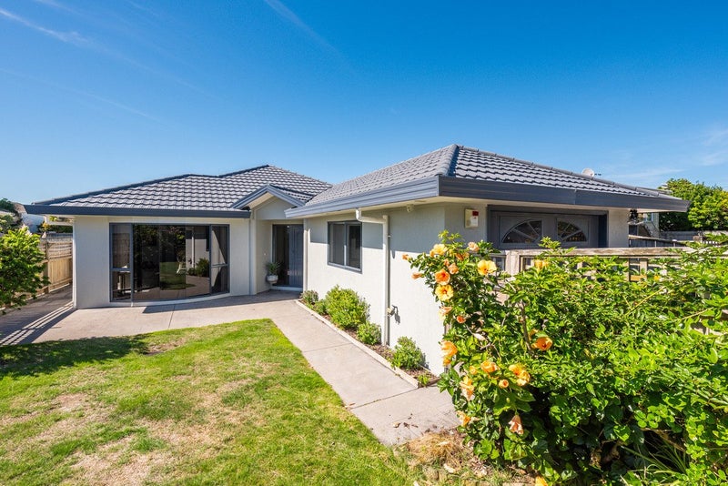 82 Manly Street, Paraparaumu Beach, Paraparaumu - Carousel 1