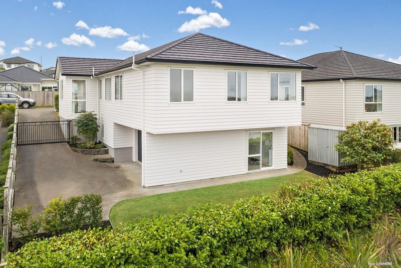 10 Bine Crescent, Orewa, Orewa - Carousel 1