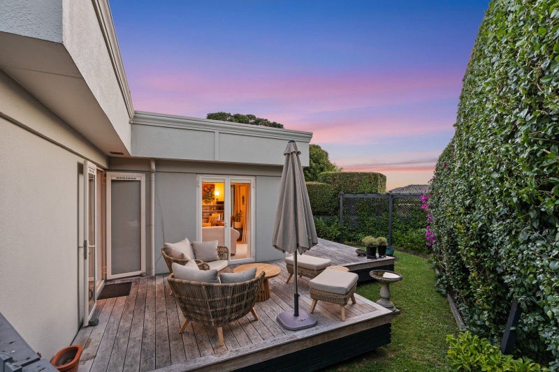 2/7 Morton Avenue, Forrest Hill, Auckland - Carousel 2