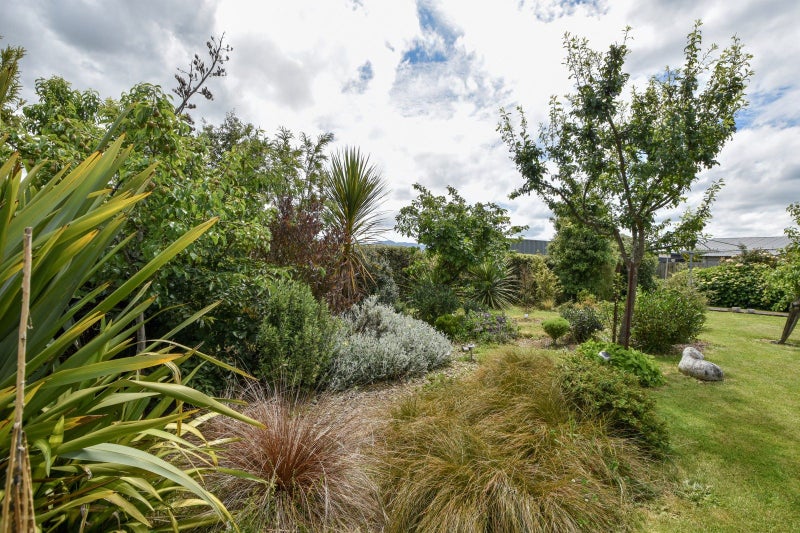 5 Warrington Court, Carterton - Carousel 35