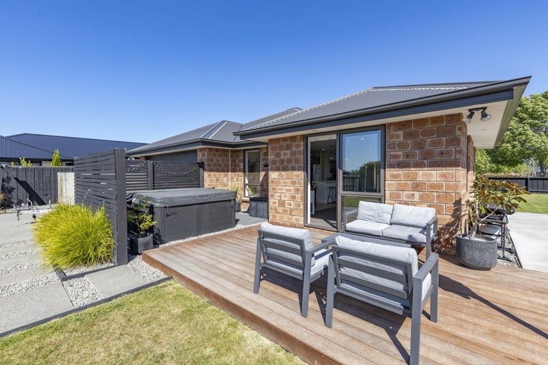 114 Pegasus Boulevard, Pegasus, Pegasus - Carousel 2