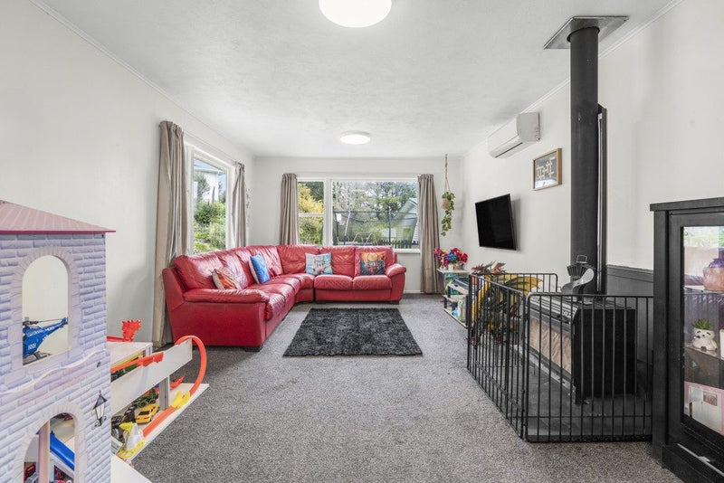 39 Vista Crescent, Maoribank, Upper Hutt - Carousel 2