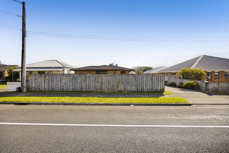 93 Victoria Street, Hawera - Carousel 21