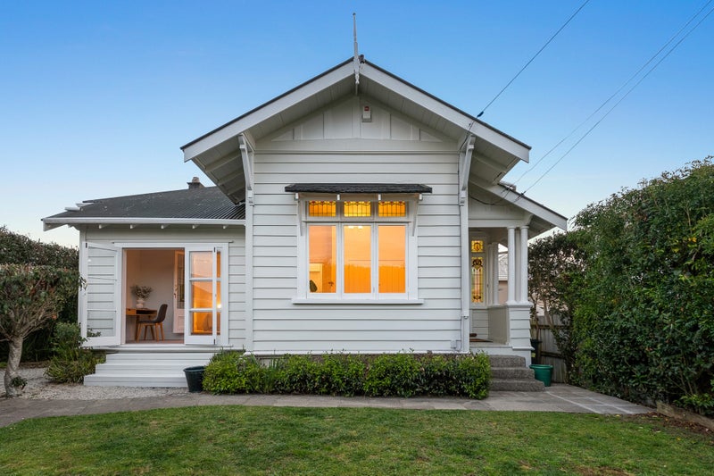 24 Queen Mary Avenue, Epsom, Auckland - Carousel 1