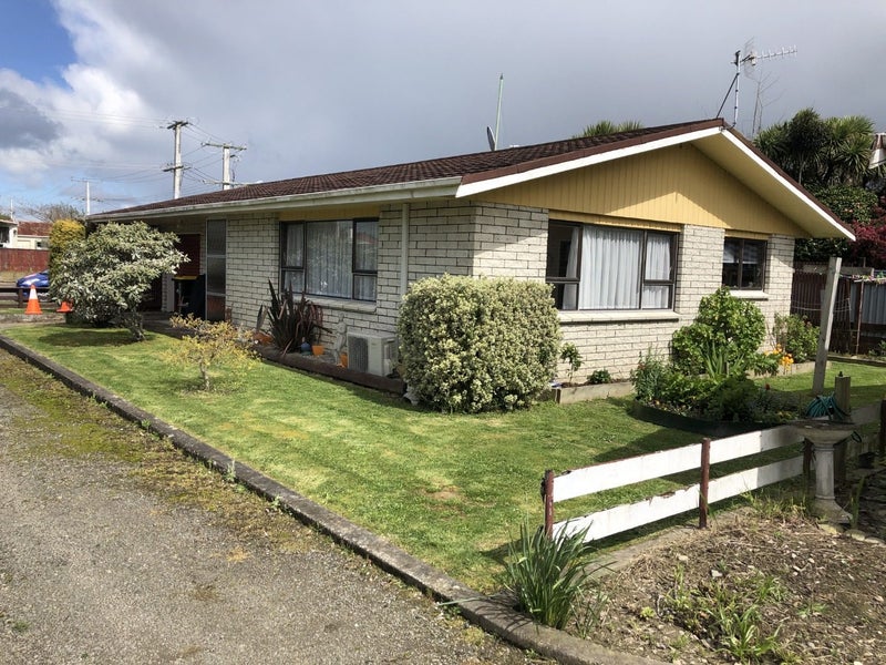 10 Cambridge Street, Pahiatua - Carousel 1
