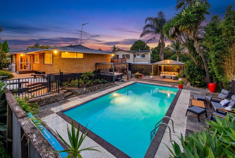 7 Tyrian Close, Half Moon Bay, Auckland - Carousel 1