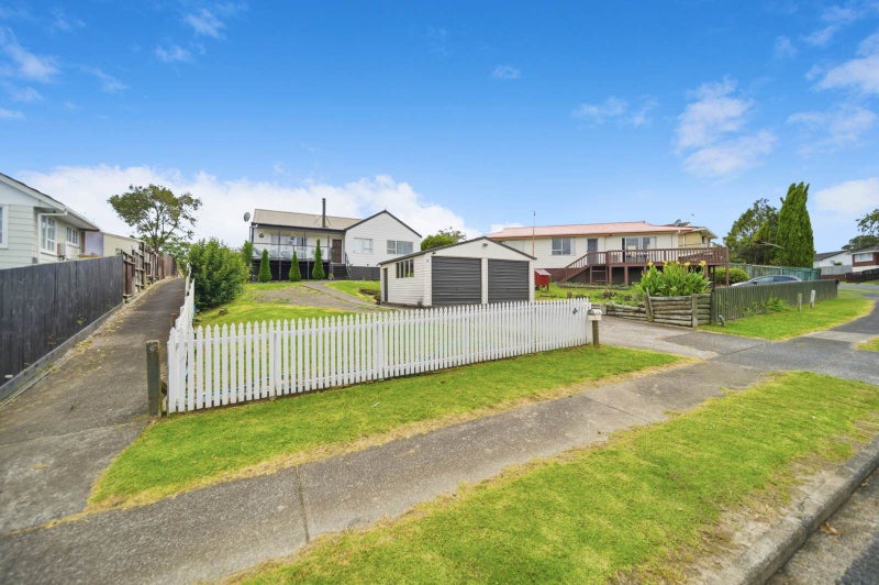 29 Moncrieff Avenue, Clendon Park, Auckland - Carousel 1