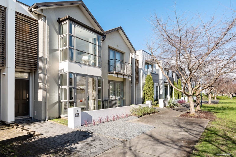 8 Willow Camp Road, Takanini, Auckland - Carousel 1